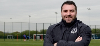 Unsworth exits Everton after nine years to pursue manager ambitions